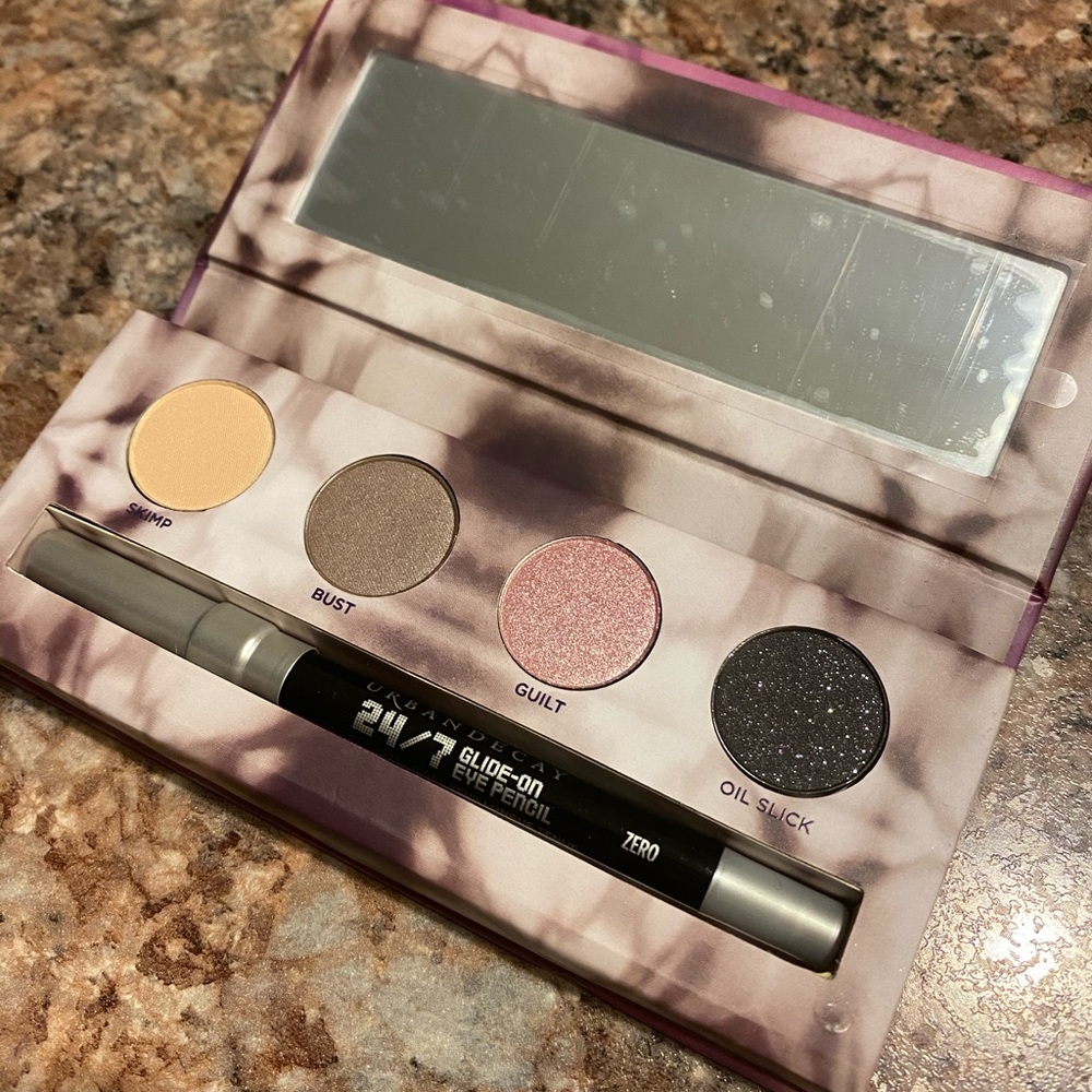 BRAND NEW Urban Decay Quad Palette w/ liner